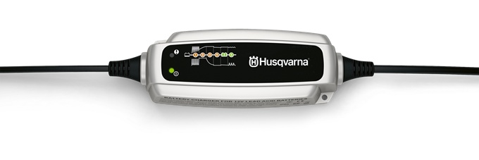 Husqvarna Battery charger BC 0.8 in the group Garden / Garden tractors & Ride-on / Tractor accessories at Entreprenadbutiken (5794501-01)