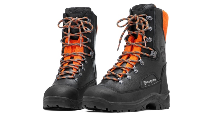 Saw protection boots Husqvarna Classic 20, size 39 in the group Forest / Brushcutters / Protective Equipments / Workwear / Protective Boots at Entreprenadbutiken (5950030-39)