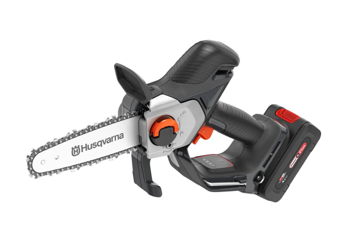 Husqvarna Aspire™ P8X-P4A battery pruning saw with battery and charger in the group Aspire™ garden tools at Entreprenadbutiken (9708275-02)
