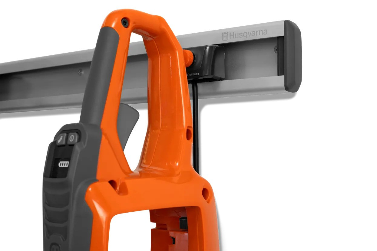 Storage hook, keyhole