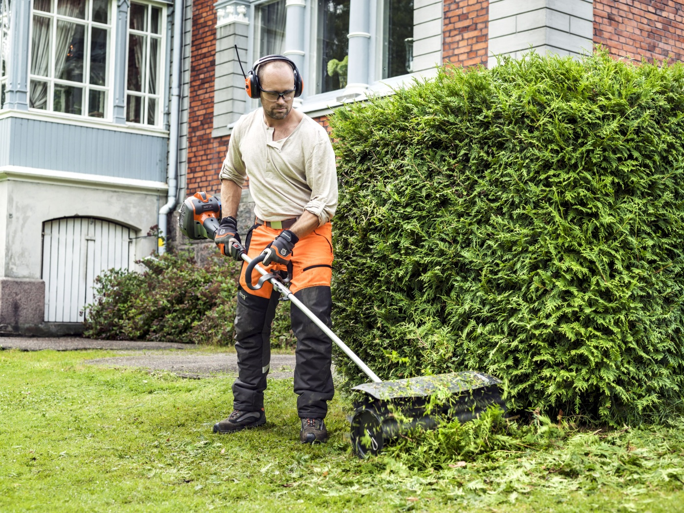 Husqvarna 122LK Trimmer