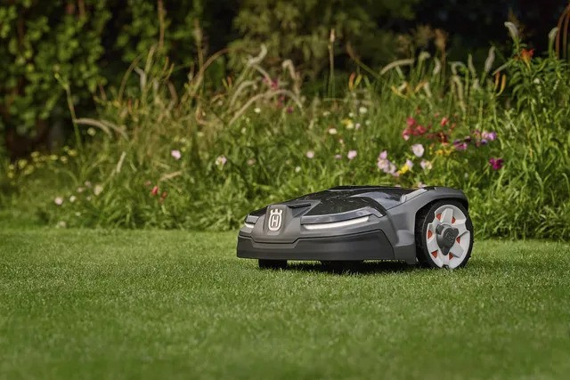 Husqvarna Automower® 415X Robotic Lawn Mower