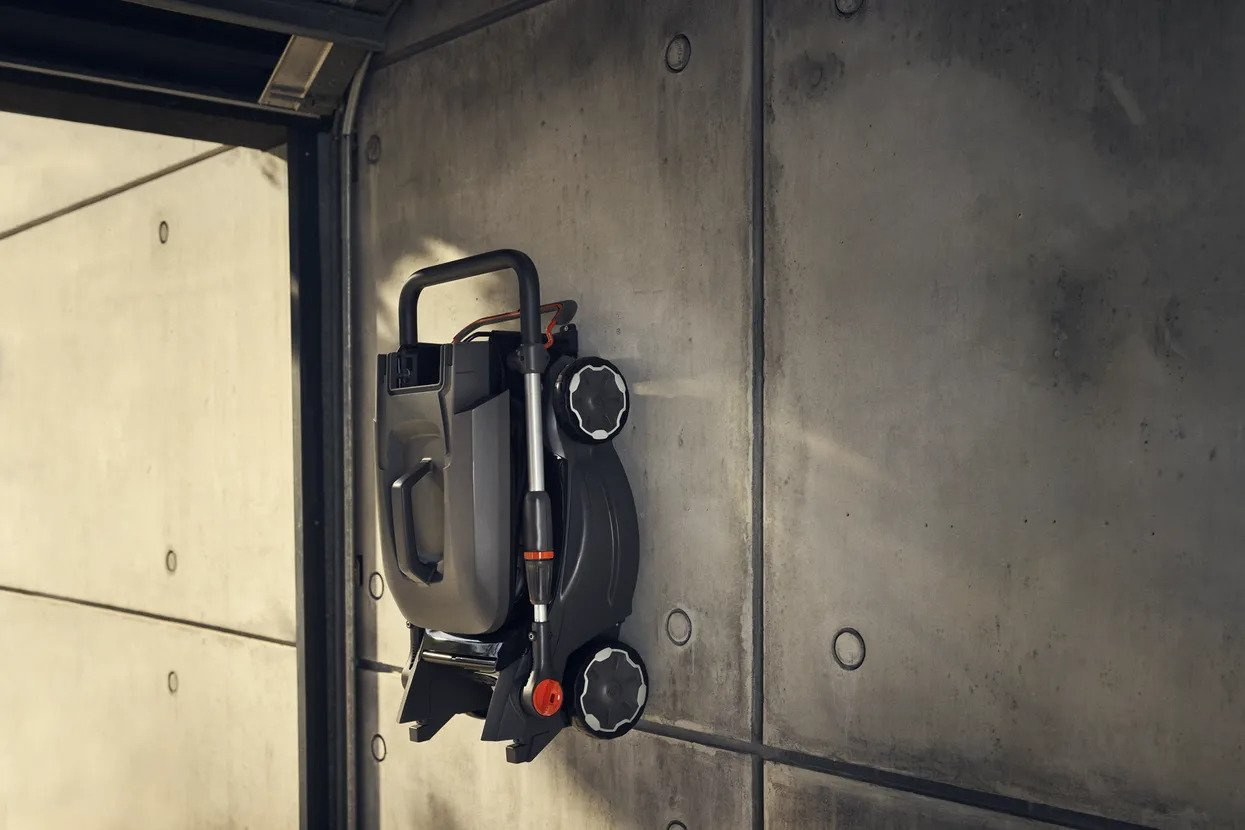 Husqvarna Aspire™ LC34A without battery and charger