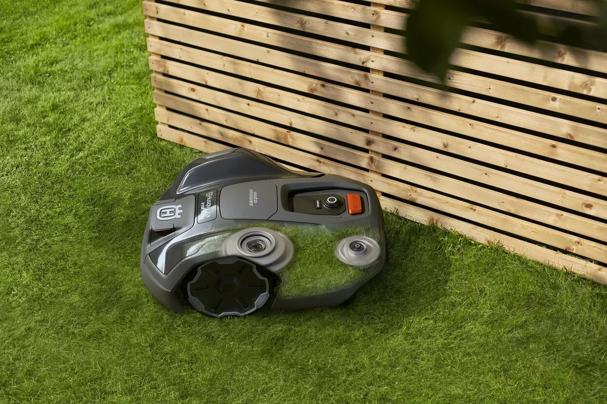 Husqvarna Automower® 310E Nera with wire free technology
