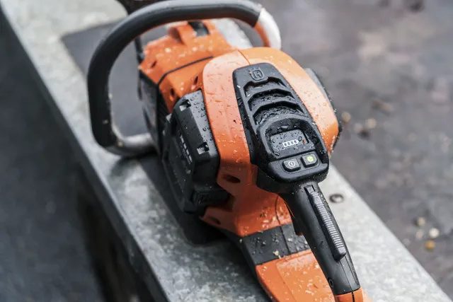 Husqvarna 435i Battery chainsaw