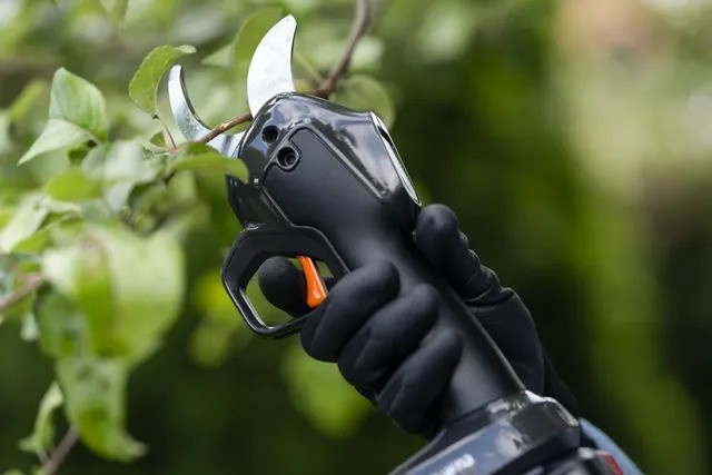 Husqvarna Aspire™ PS30X-P4A secateur