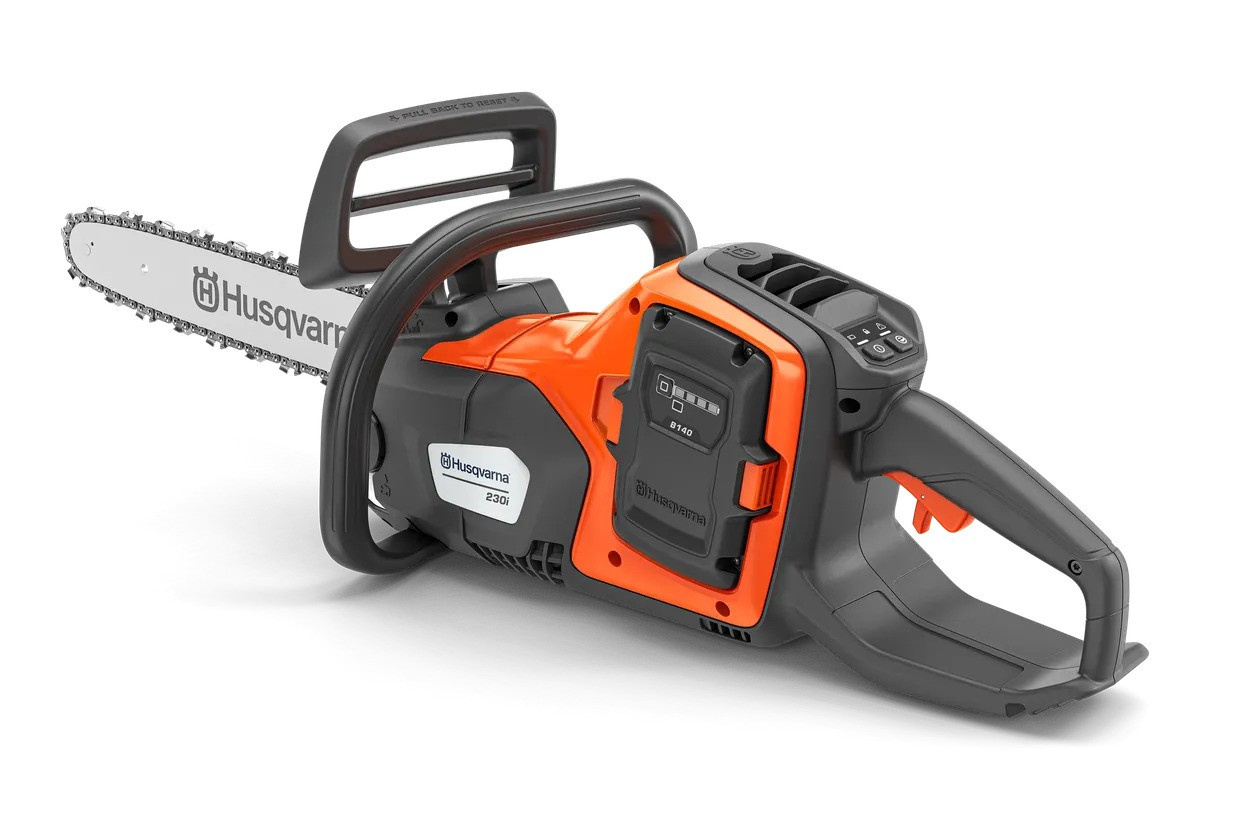 Husqvarna 230i battery chainsaw with battery and charger