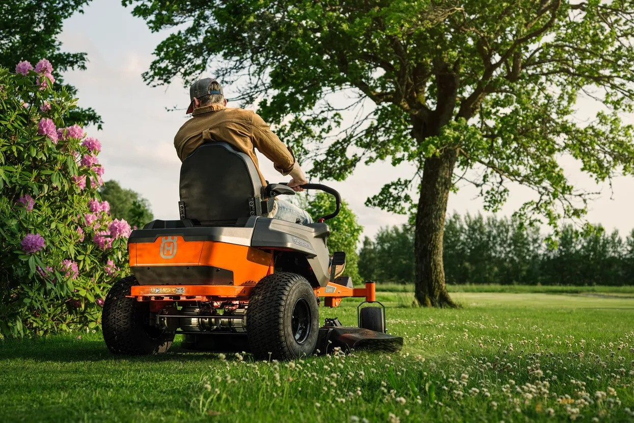 Husqvarna Z 342iF Battery-powered Zero-Turn Ride-on Mower